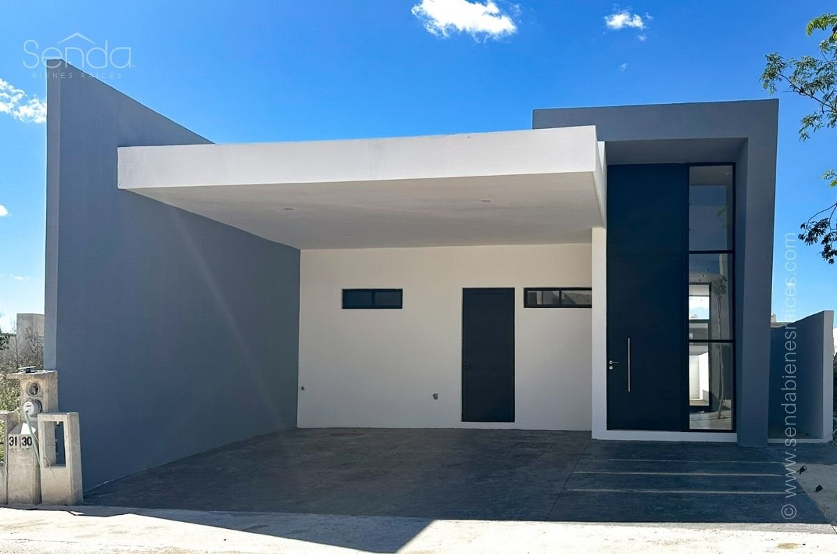 1672-Casa-en-venta-en-Cholul-Merida-de-un-piso-con-alberca (18).jpg